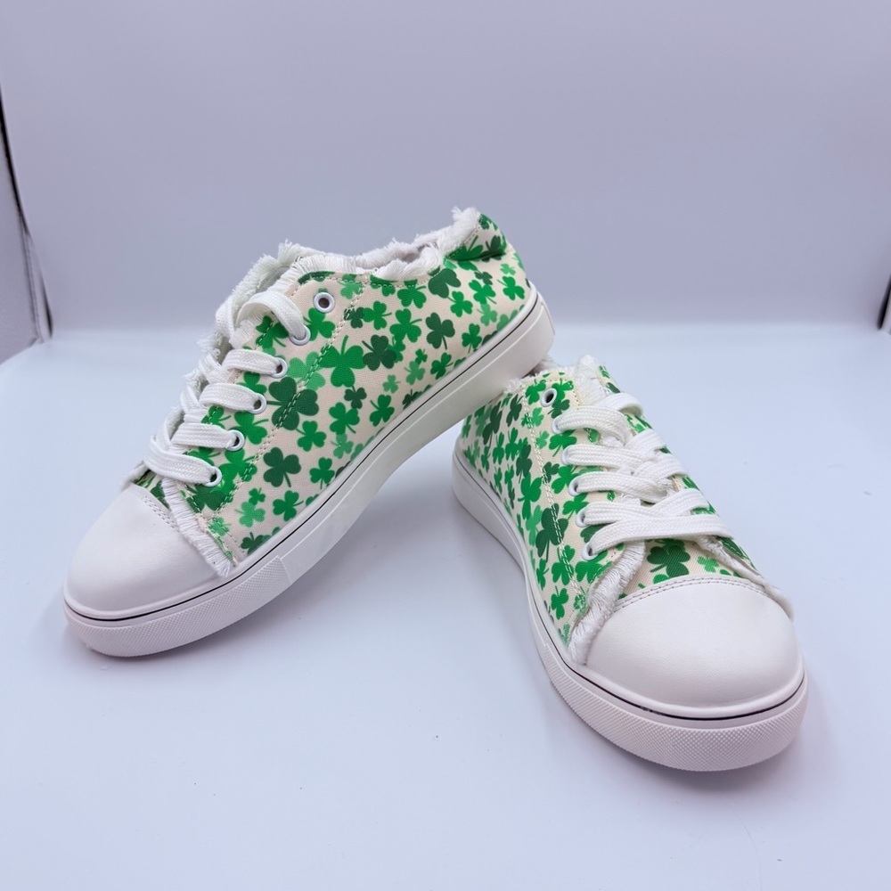 St Patrick’s Day Green White Shamrock Festive Spring NWOB Boho Tennis Sneaker 40 - Picture 1 of 7